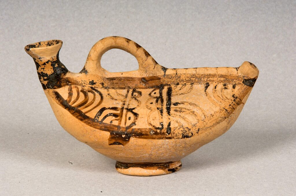 Bird-shaped vessel